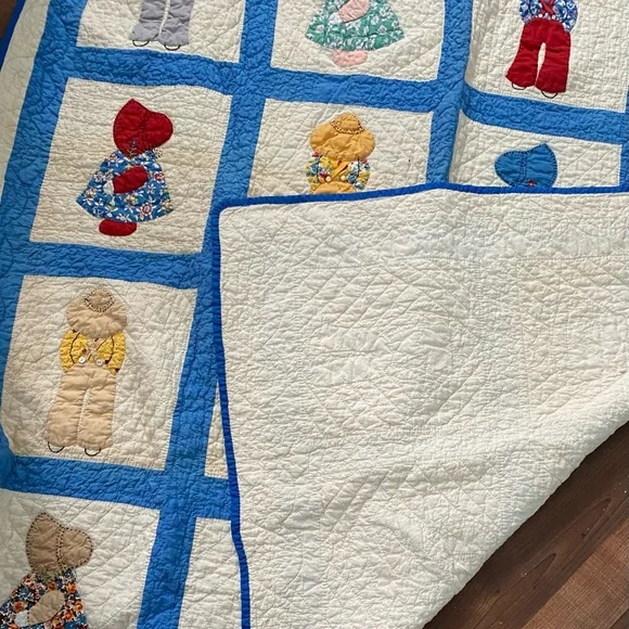 Vintage Quilt with Blue and Multicolor Accents - Picture 4 of 7